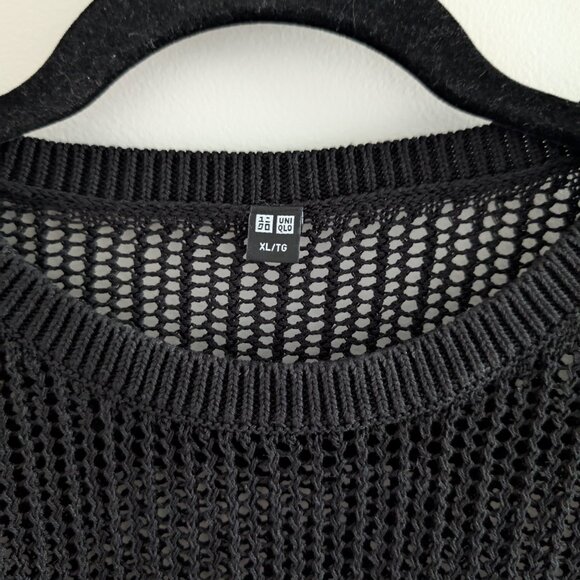 Uniqlo Mesh Knit black sweater - Picture 2 of 6